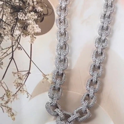 Oval drop necklace