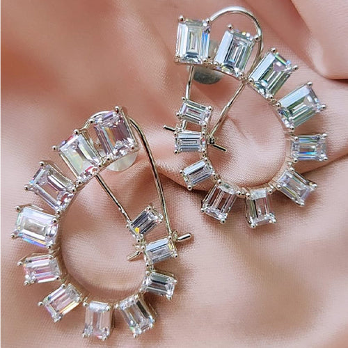Moon Shape Baguette Studs With Clip