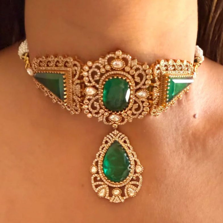 Emerald drop choker