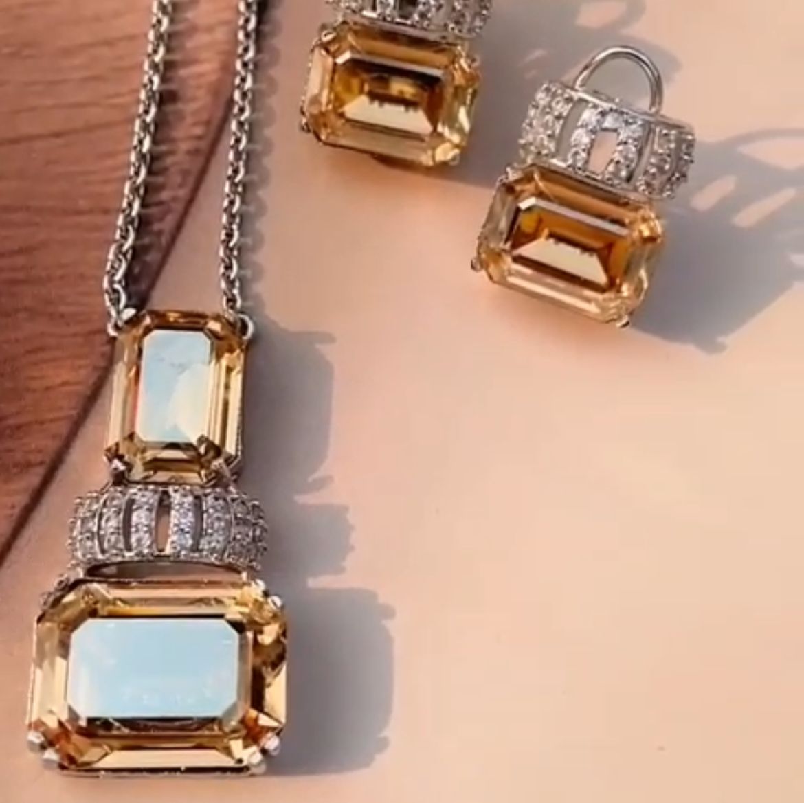 Regal Swarovski Pendant Set