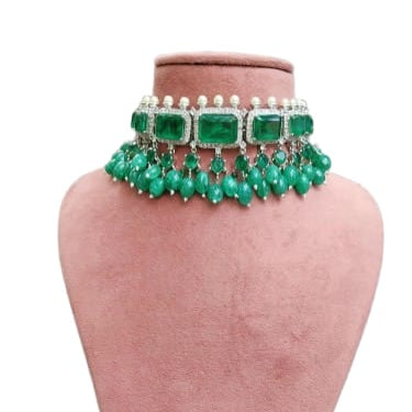 Emerald Pearl Choker