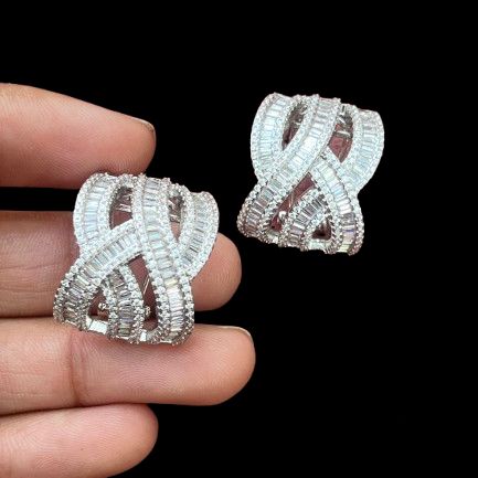 Crossover Band Stud