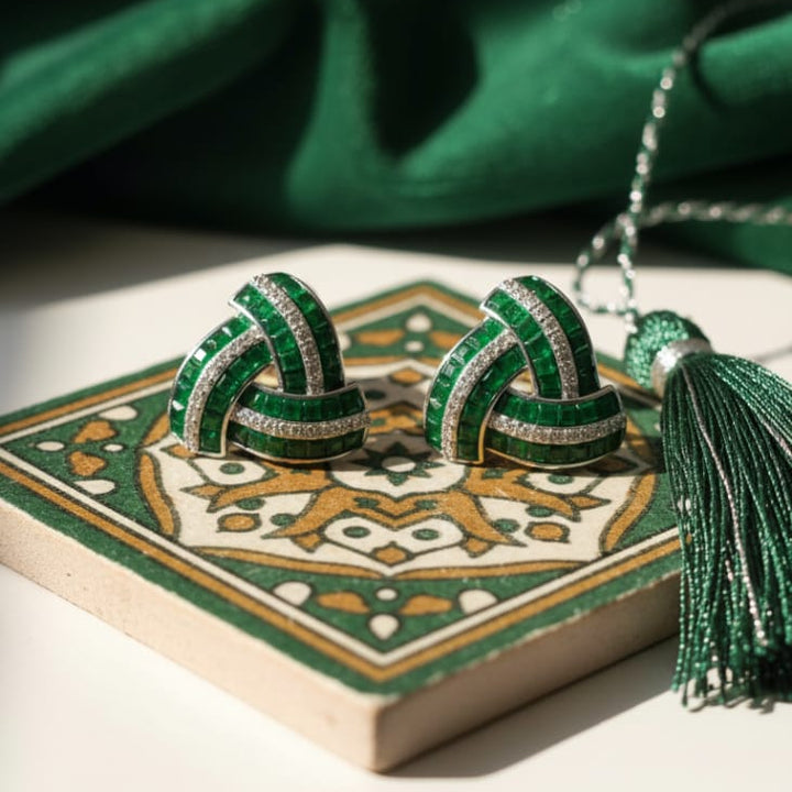 Triangle invisible stud