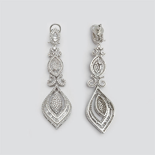Small Stone Diamond Earring