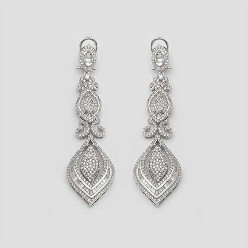 Small Stone Diamond Earring