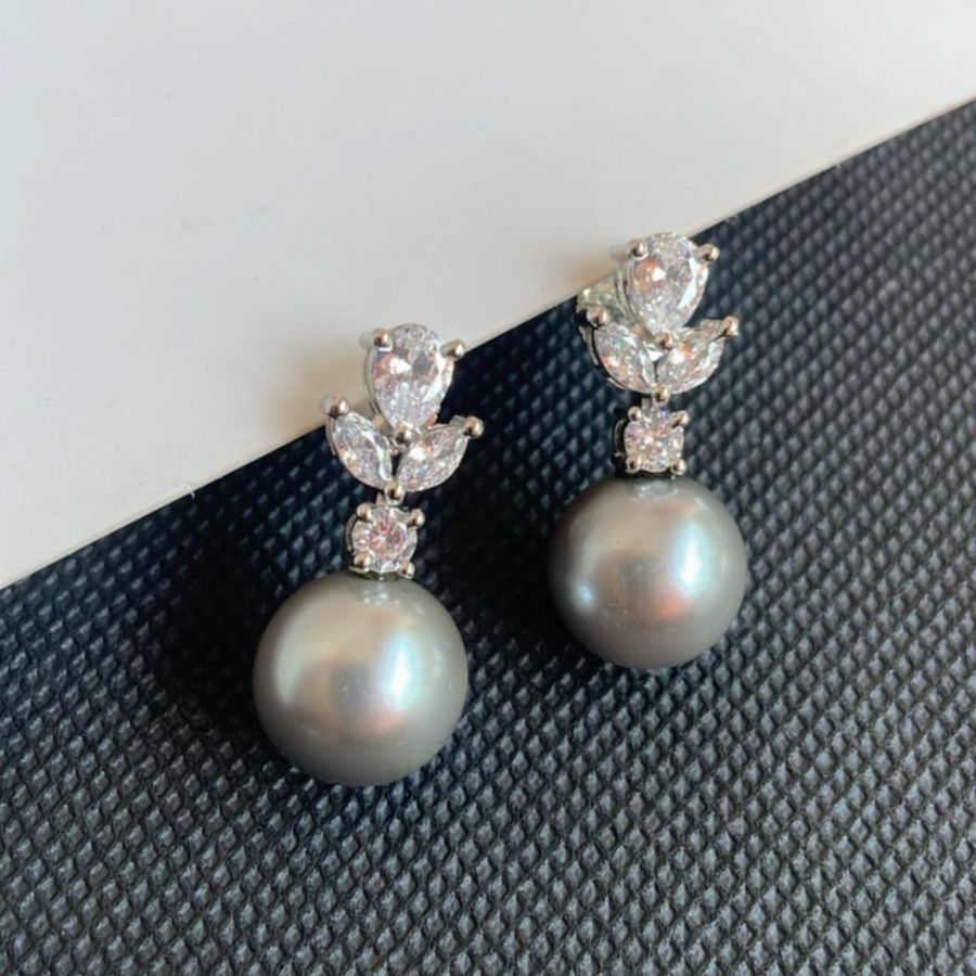 Pearl Petal Drops
