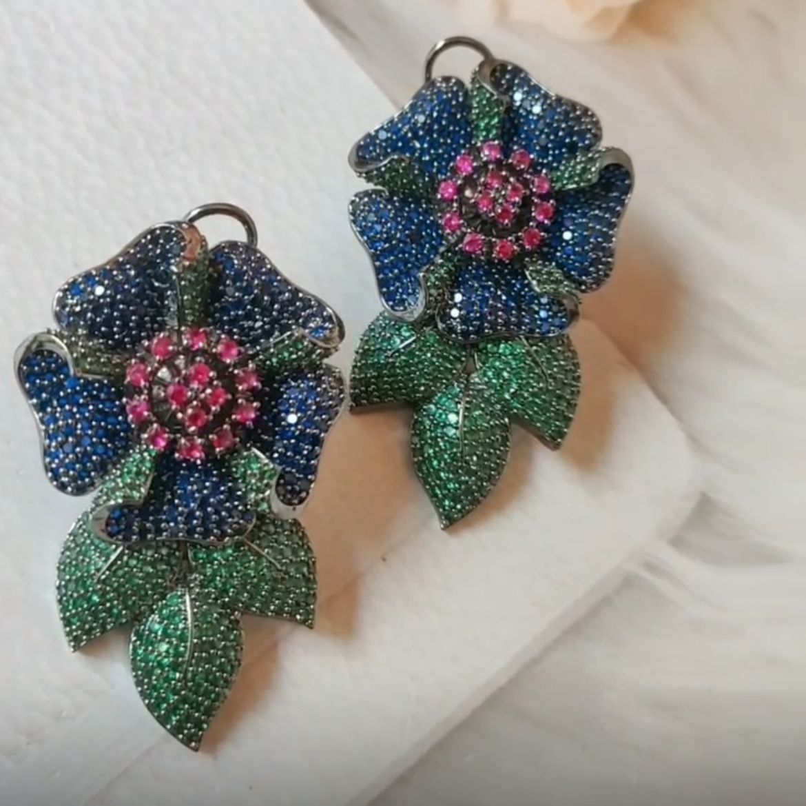 Flower Nano Setting Earring Medium Size