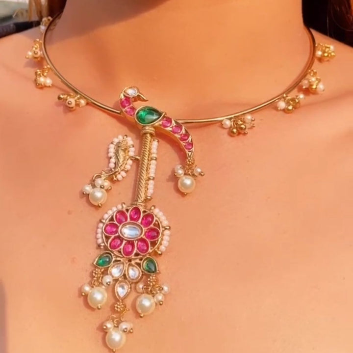 Peacock Motif Kundan Hasli