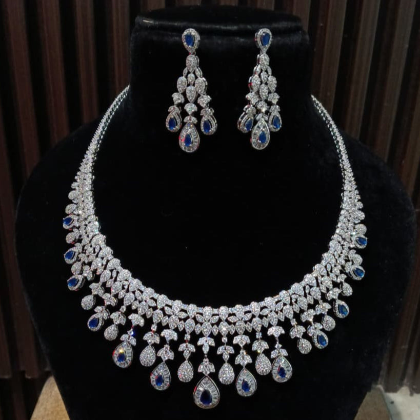 Royal Teardrop Necklace Set