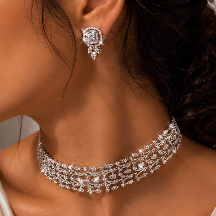 Timeless Luxe Ensemble Choker
