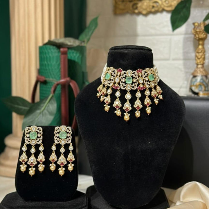 Emerald Pearl Royal Choker