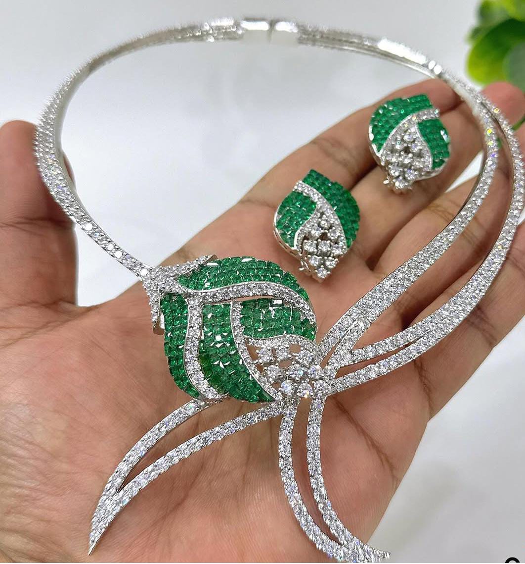 Twist Elegance Necklace