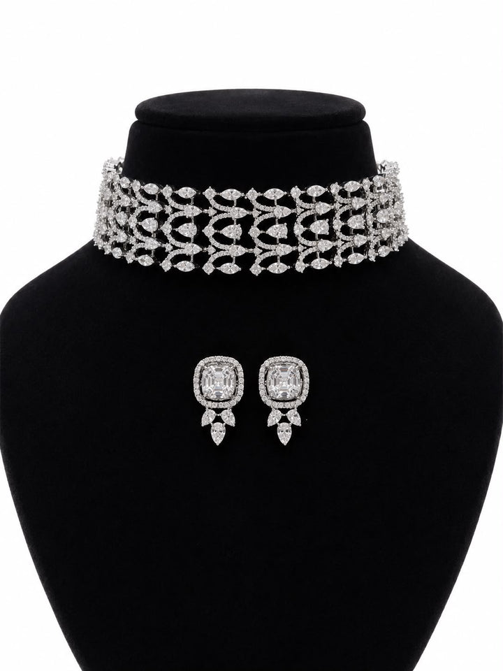 Timeless Luxe Ensemble Choker
