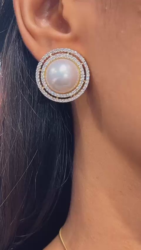 Stud Shell Pearl Earrings