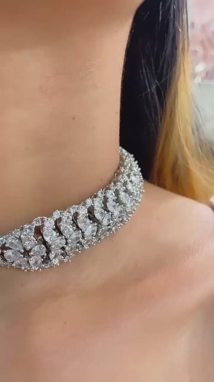 Emerald Elegance Diamond Choker