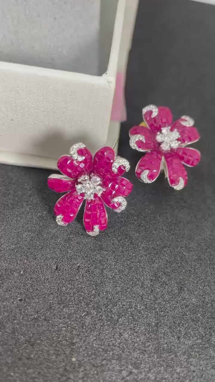 Flower Shape Small Size Studs