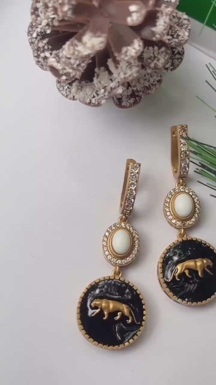 Panther Grace Drop Earring