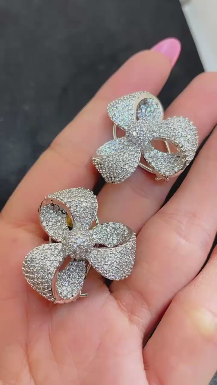 Nano Setting Bow Shaped Studs