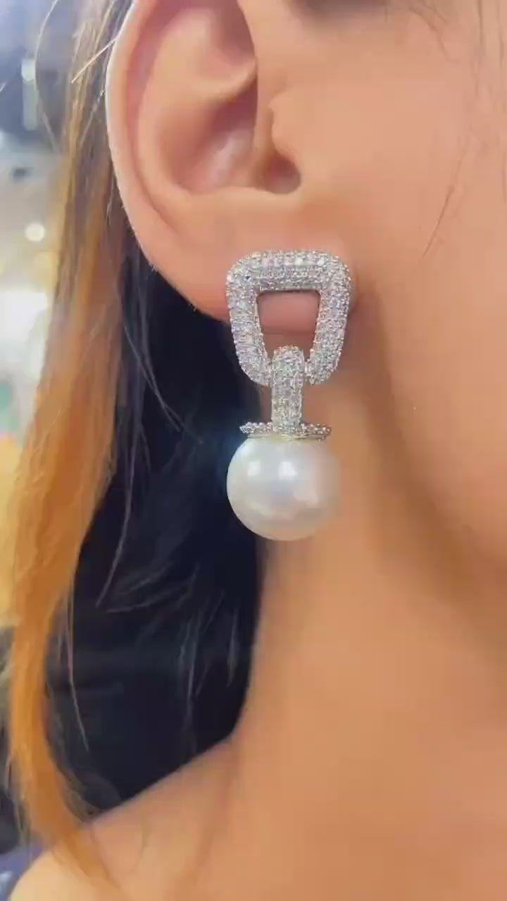 Ketie Classic Pearl Earring