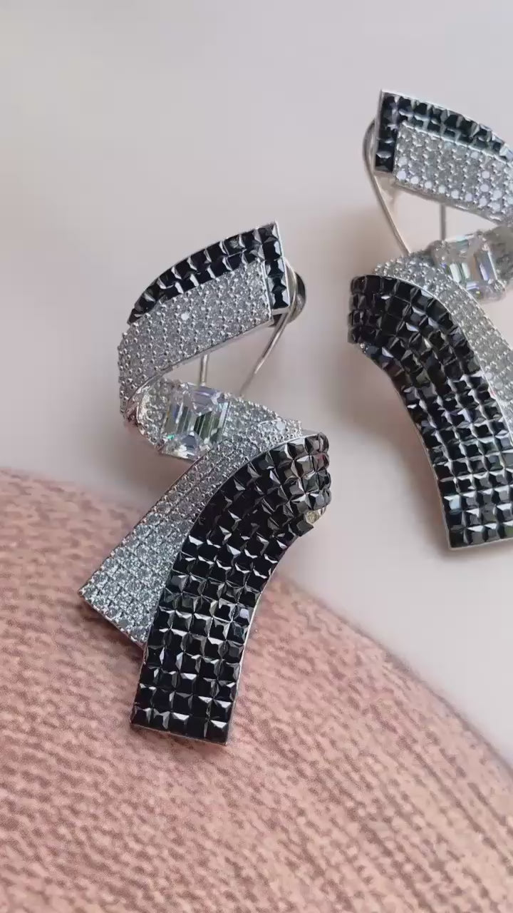 Diamond Invisible Setting Glam Earring